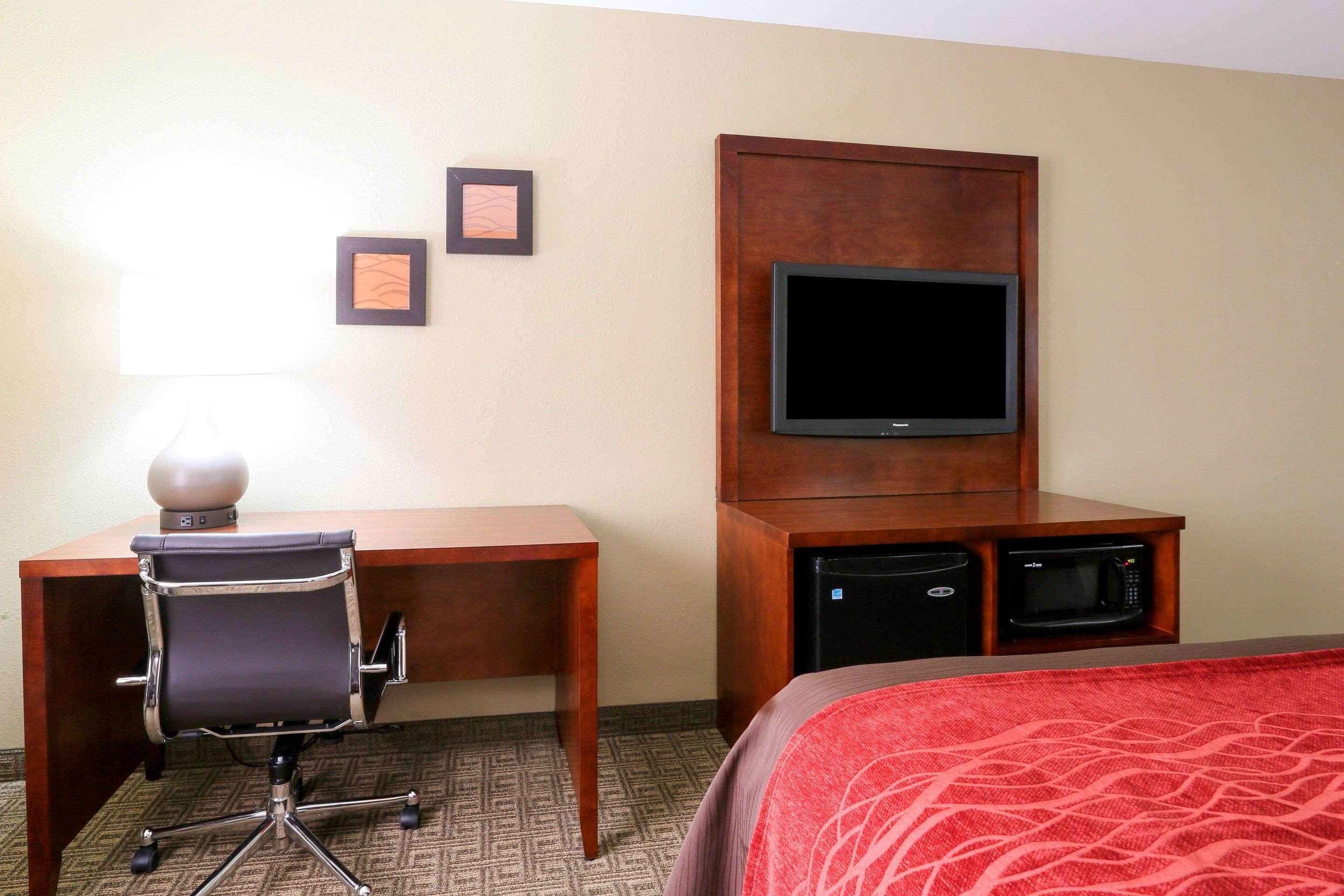 Comfort Inn & Suites Leeds I-20 Exterior photo