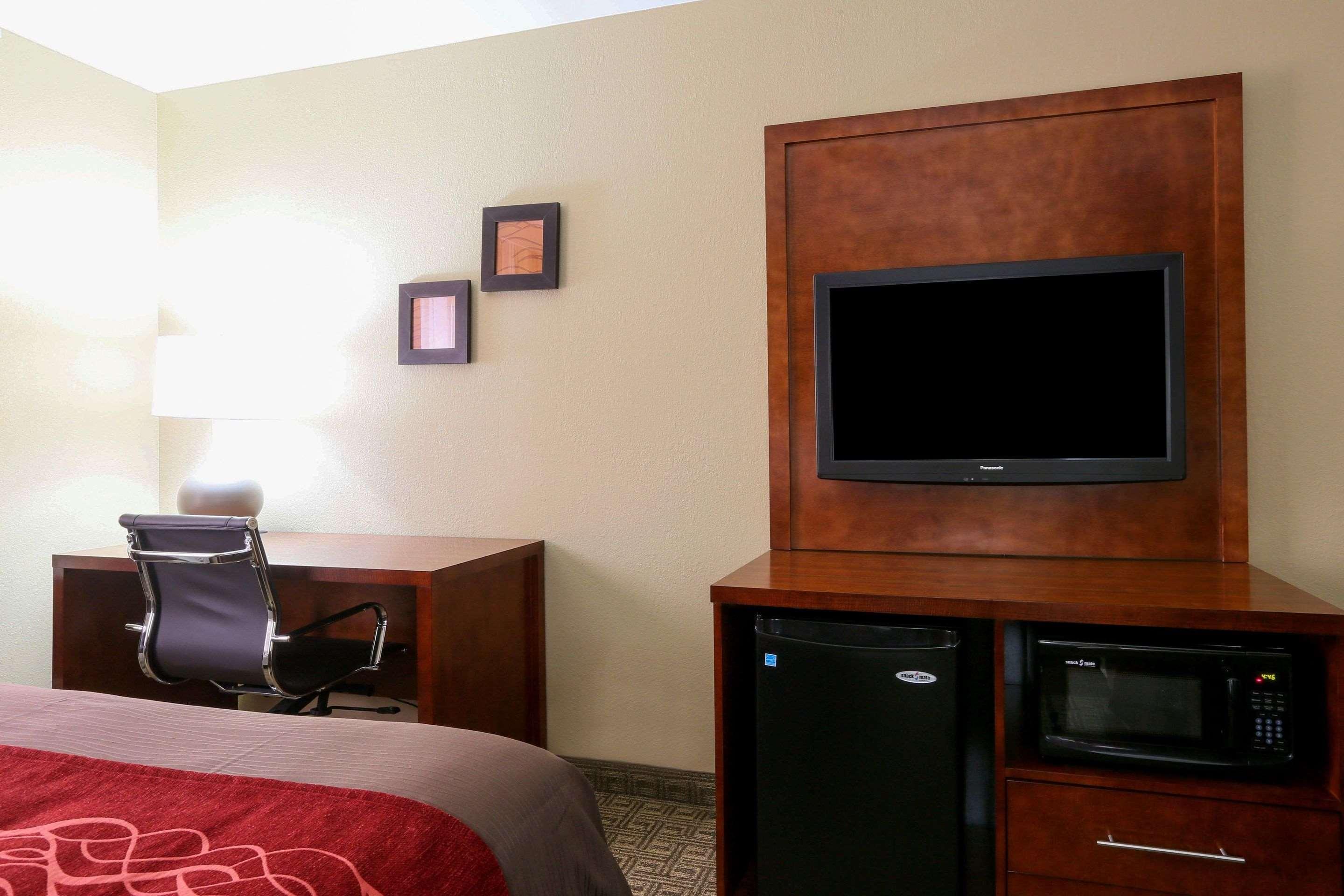 Comfort Inn & Suites Leeds I-20 Exterior photo