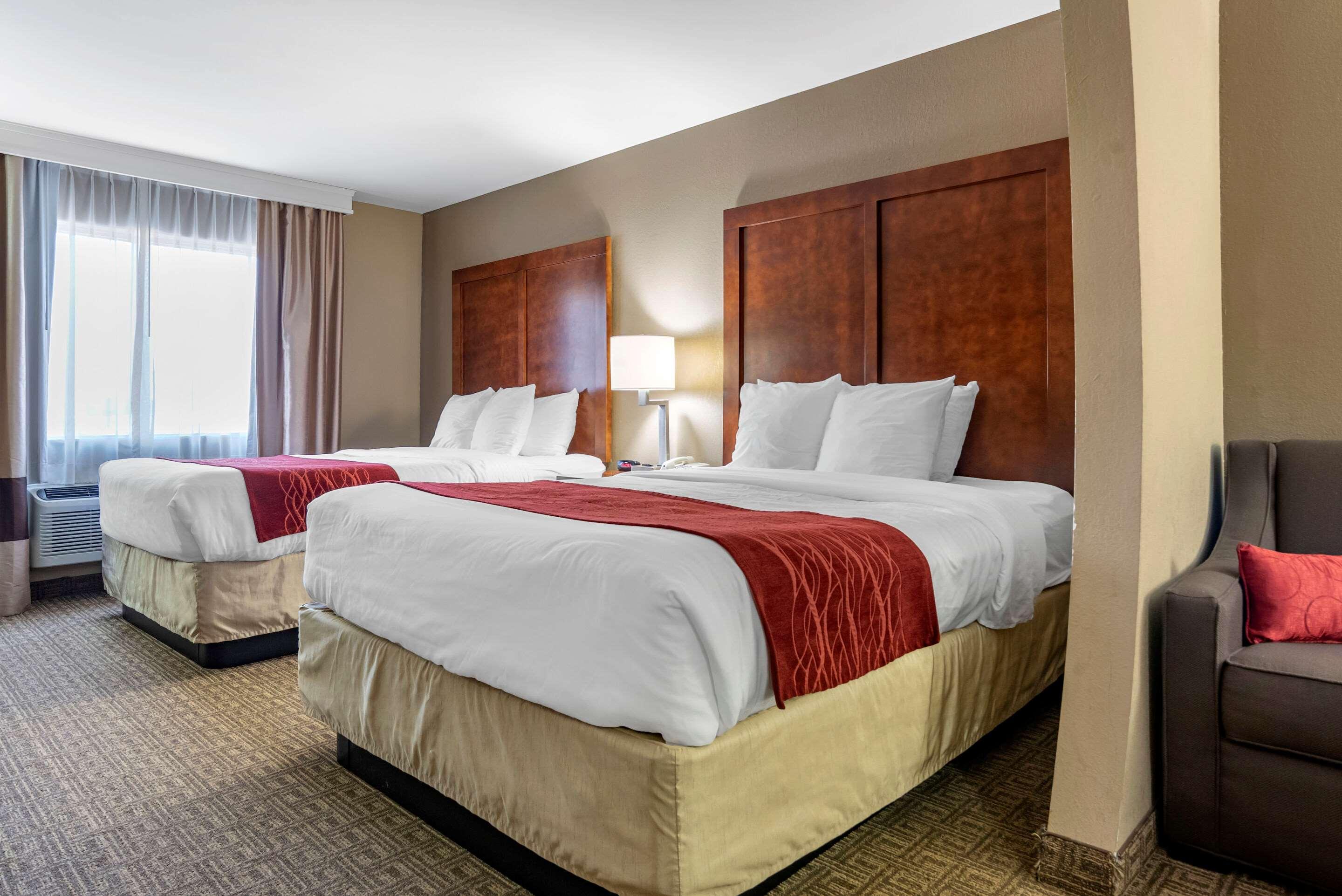 Comfort Inn & Suites Leeds I-20 Exterior photo