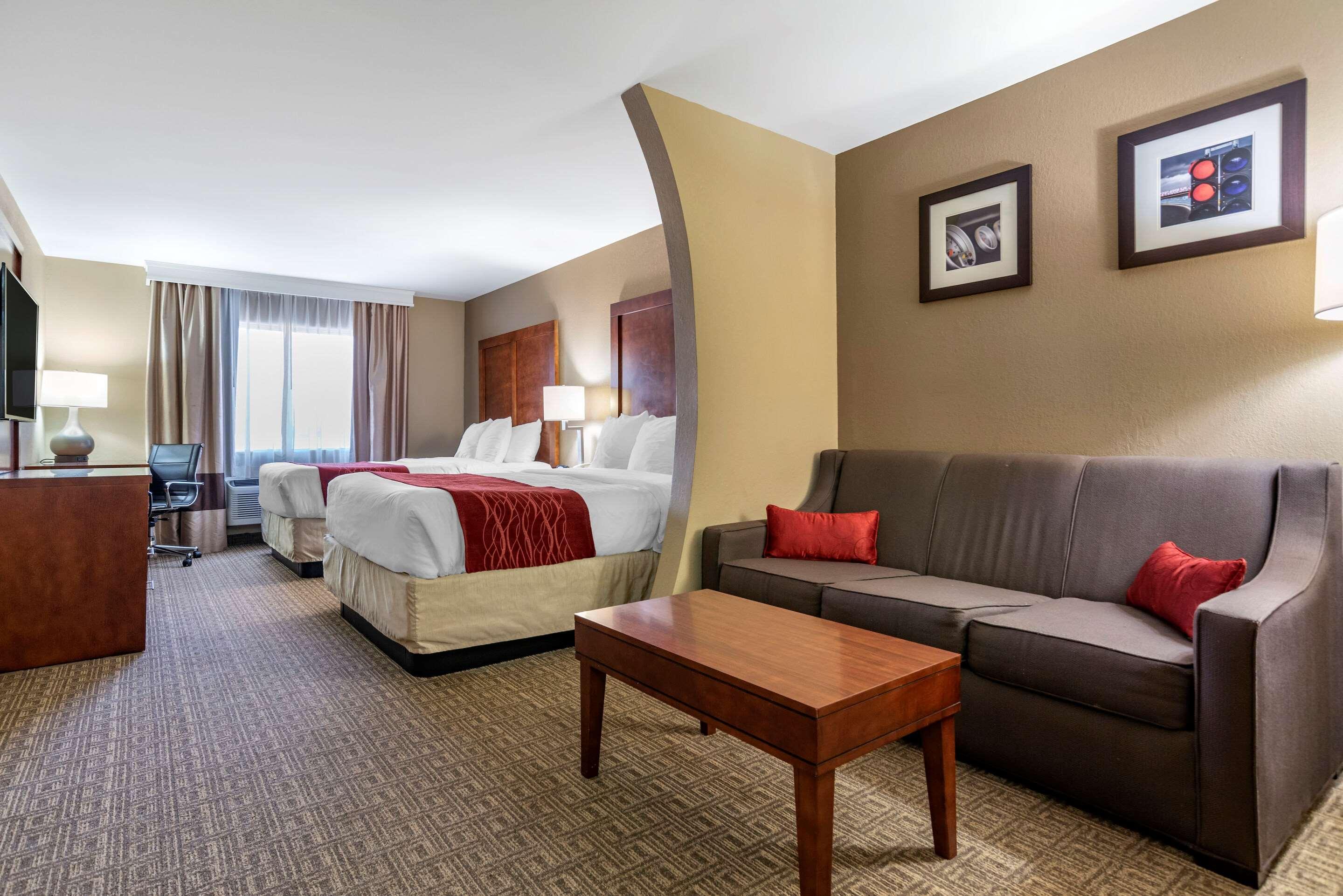 Comfort Inn & Suites Leeds I-20 Exterior photo