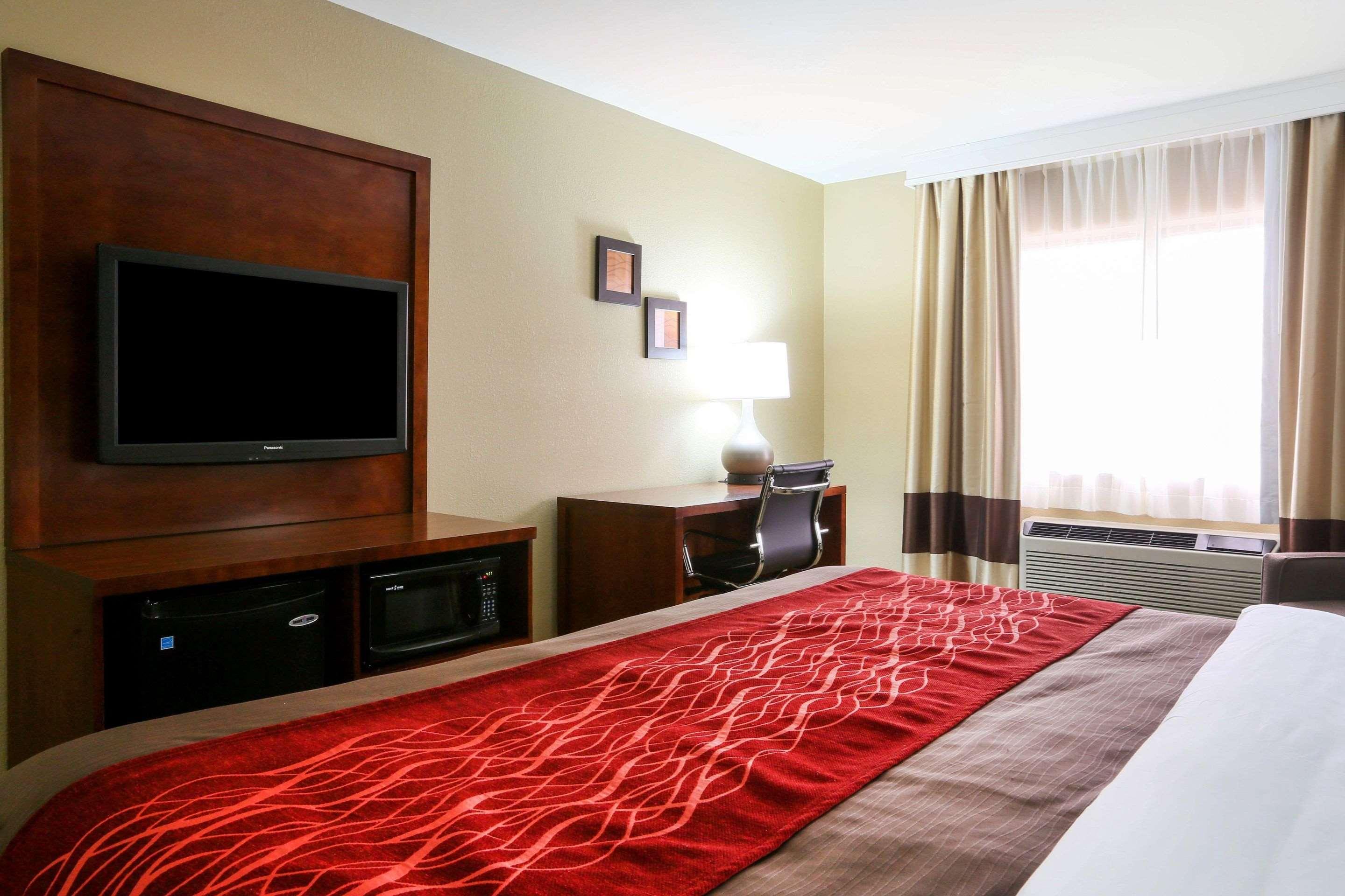 Comfort Inn & Suites Leeds I-20 Exterior photo