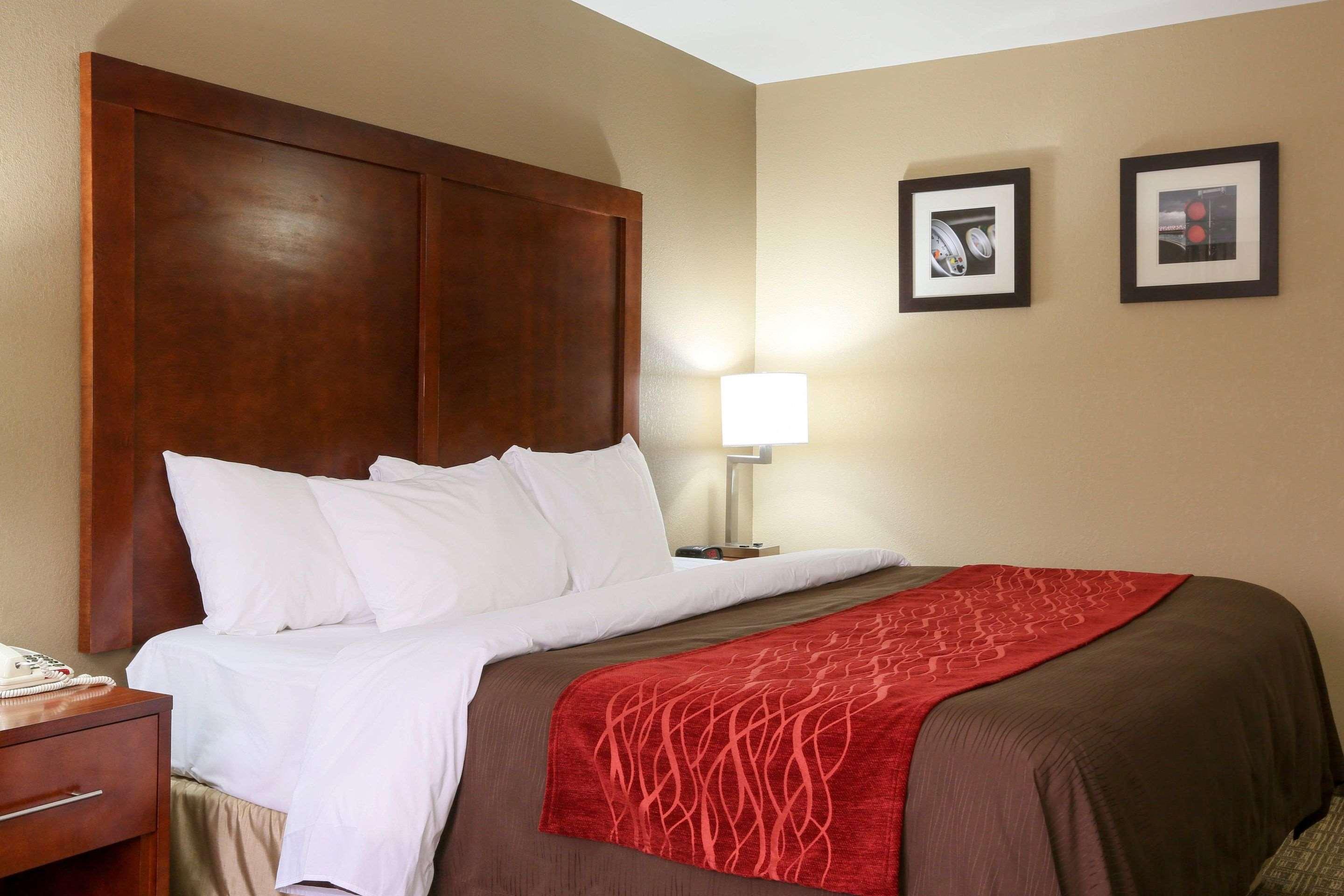 Comfort Inn & Suites Leeds I-20 Exterior photo