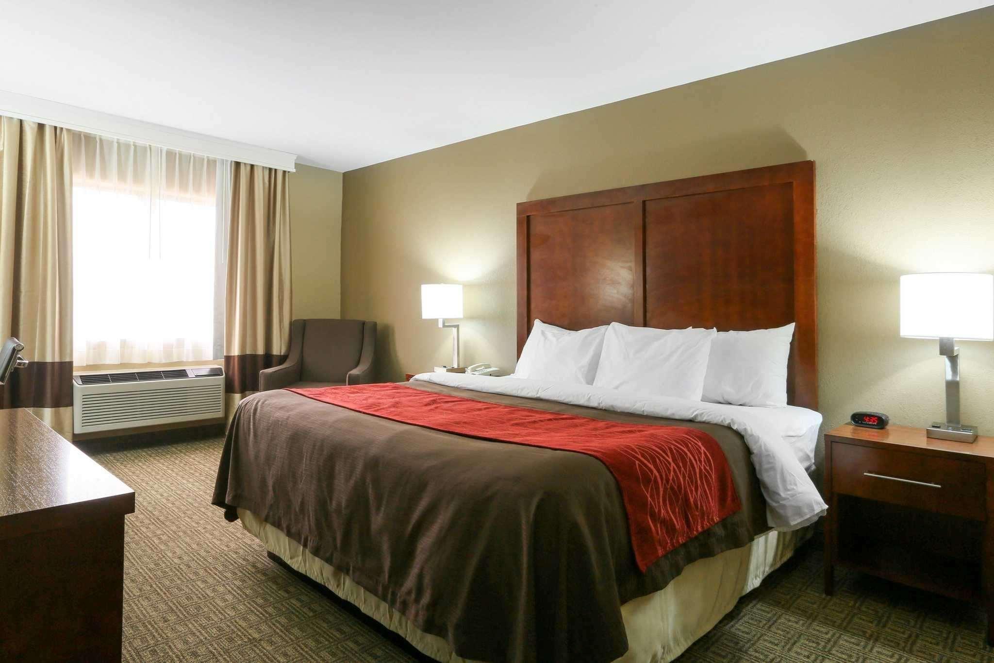 Comfort Inn & Suites Leeds I-20 Exterior photo