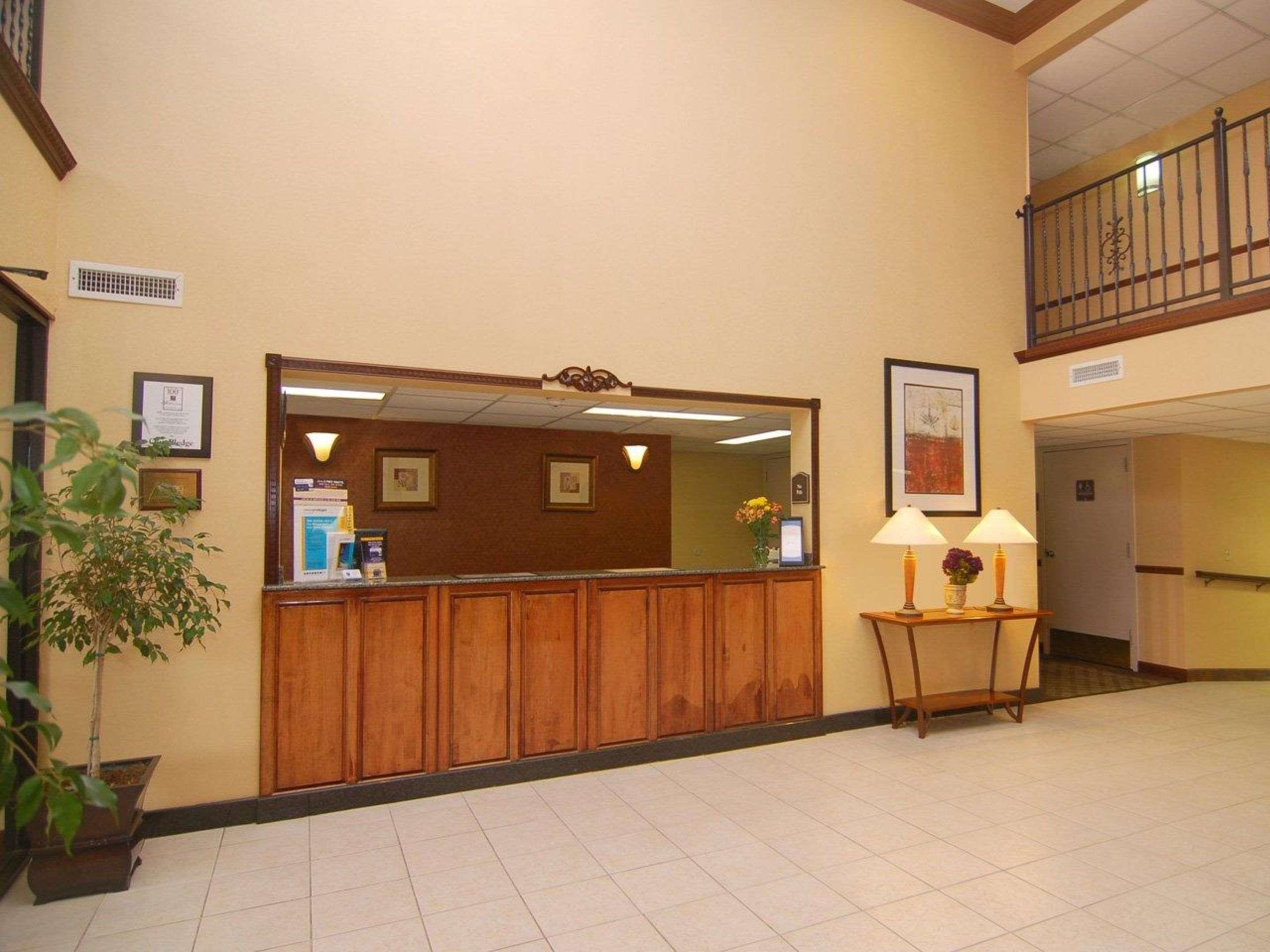 Comfort Inn & Suites Leeds I-20 Exterior photo