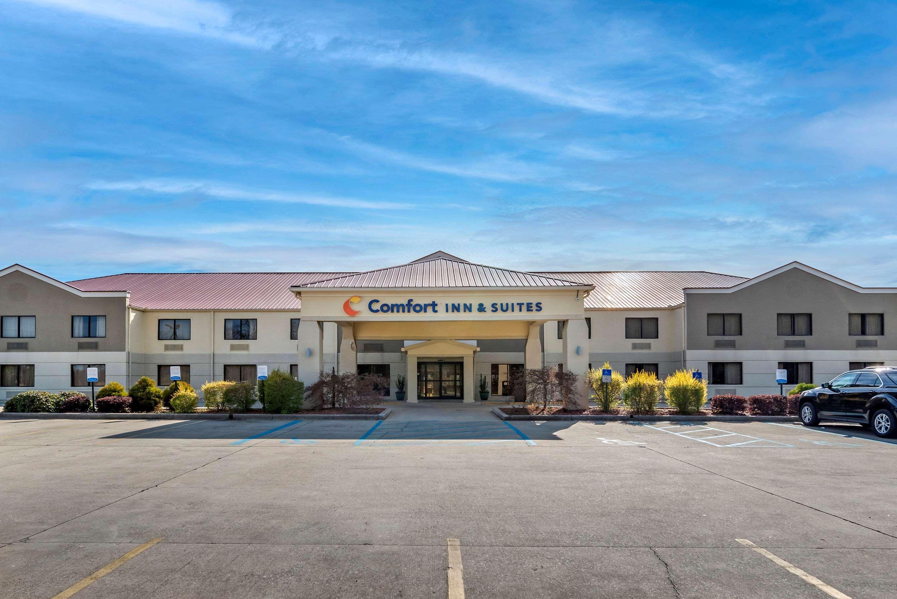Comfort Inn & Suites Leeds I-20 Exterior photo