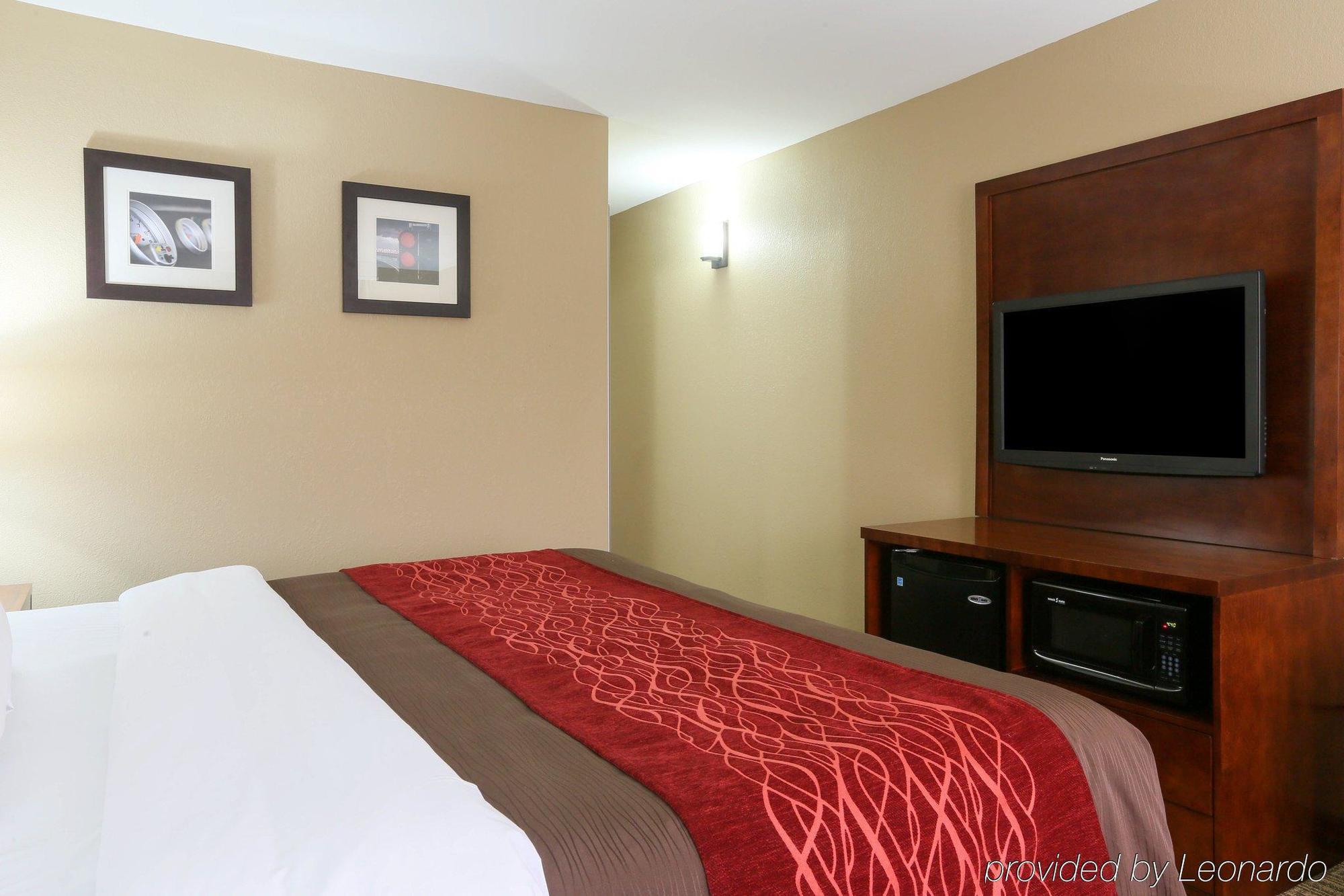 Comfort Inn & Suites Leeds I-20 Exterior photo
