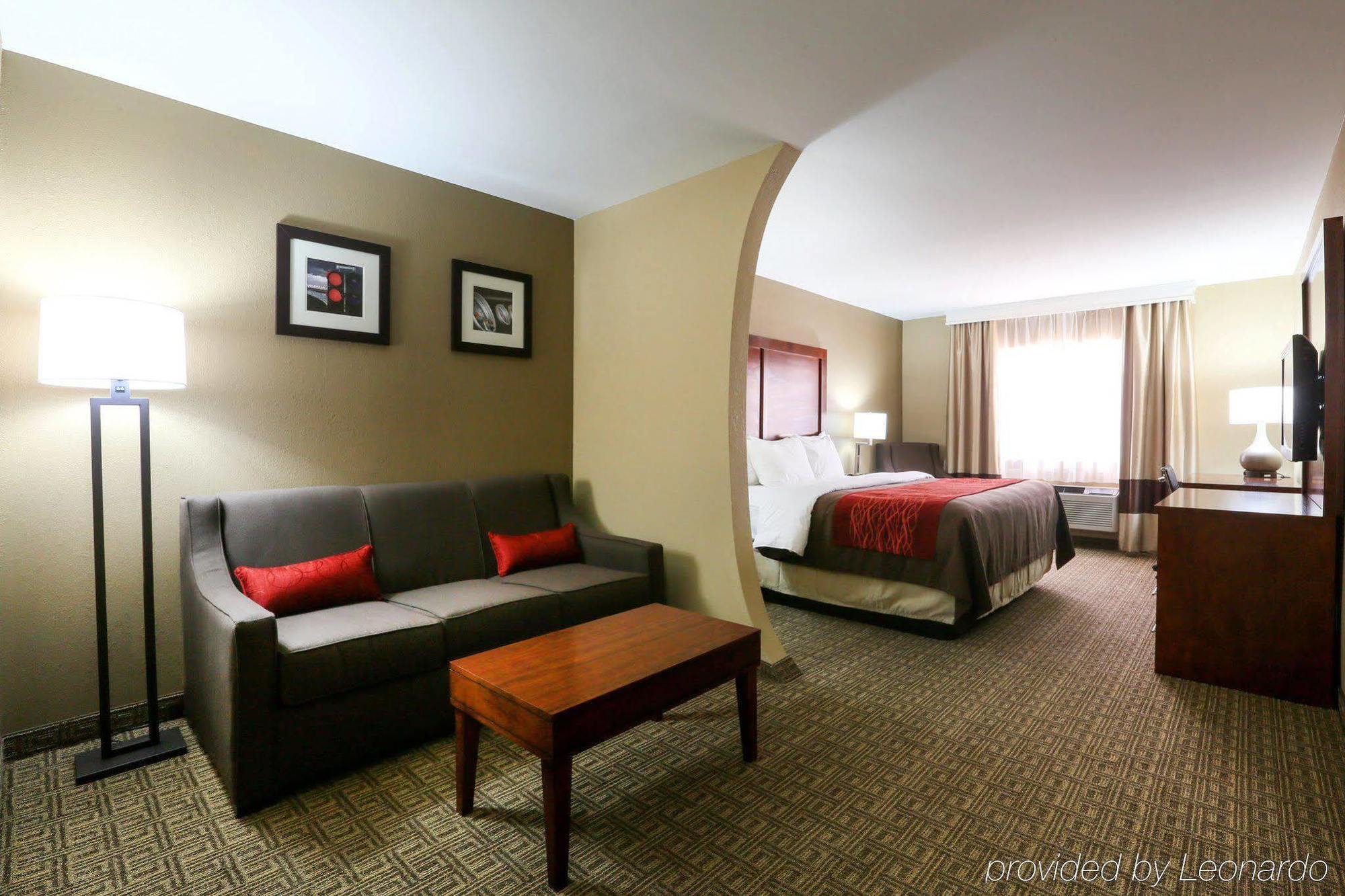 Comfort Inn & Suites Leeds I-20 Exterior photo